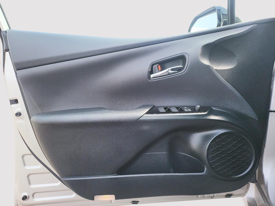 2020 Toyota Prius Prime UPGRADE-10