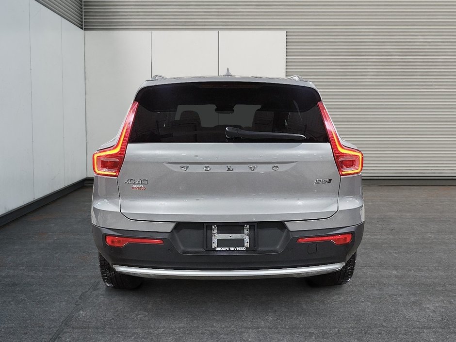 2023 Volvo XC40 Plus Bright Theme-2