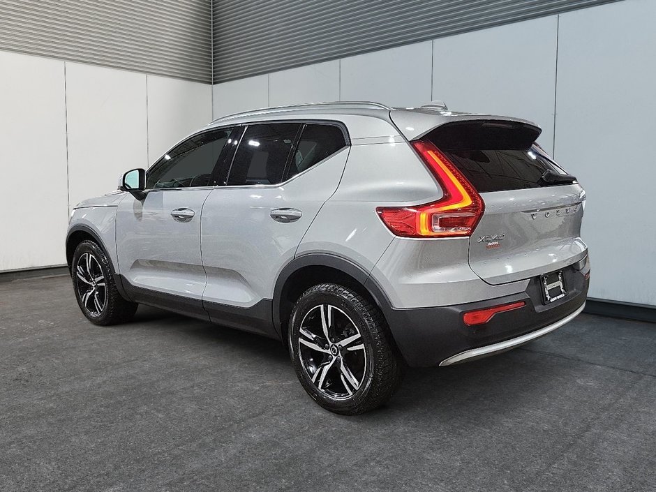 2023 Volvo XC40 Plus Bright Theme-3