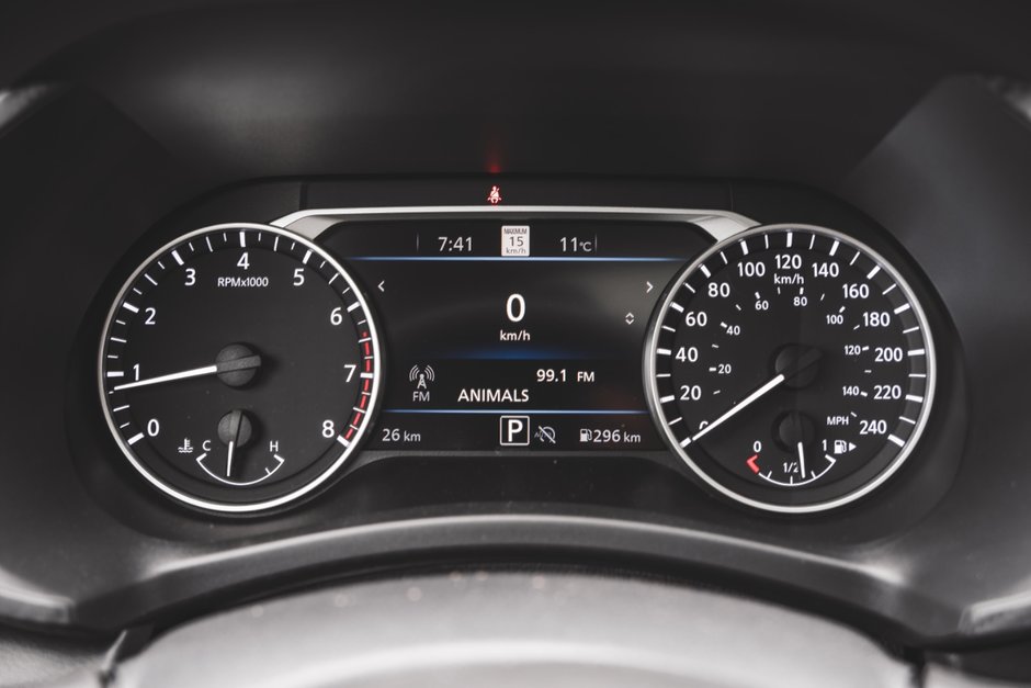 2025 Nissan Sentra SV MOONROOF-15
