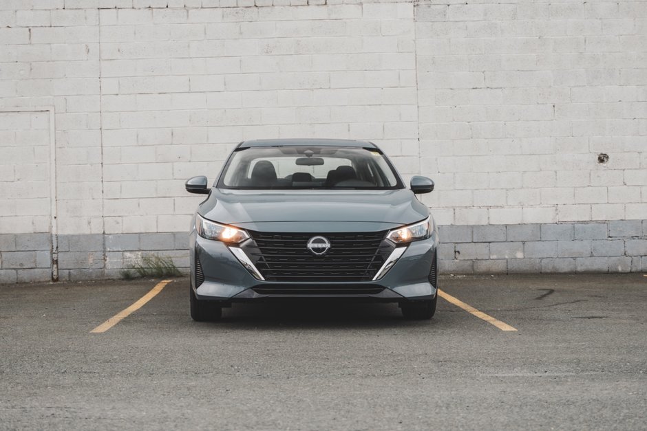 2025 Nissan Sentra SV MOONROOF-4