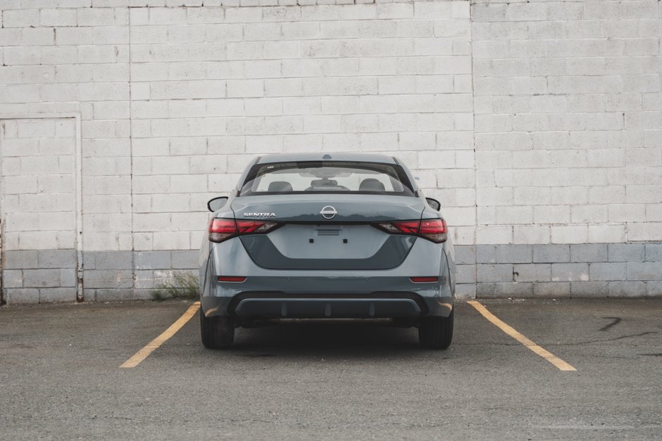 2025 Nissan Sentra SV MOONROOF-7