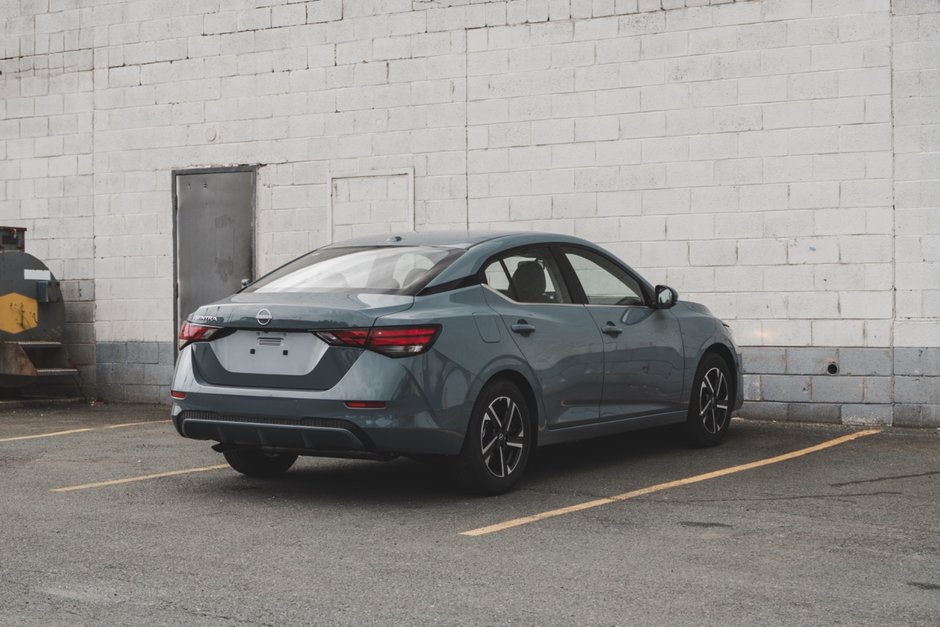 2025 Nissan Sentra SV MOONROOF-6