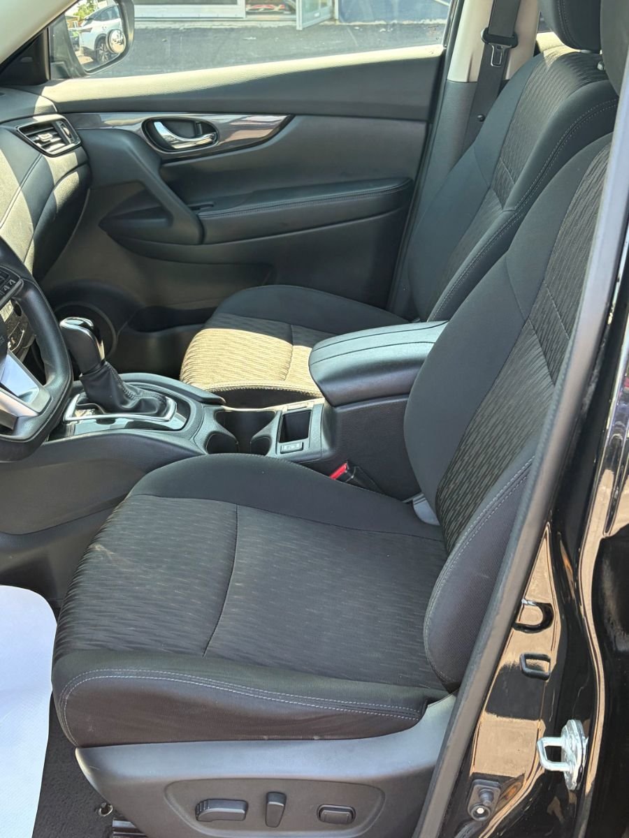 Nissan Rogue SV FWD 2018-5