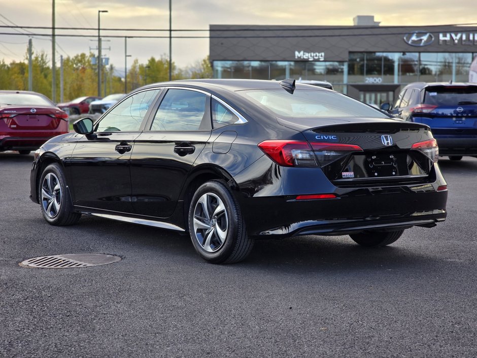 2023 Honda Civic Sedan LX-8