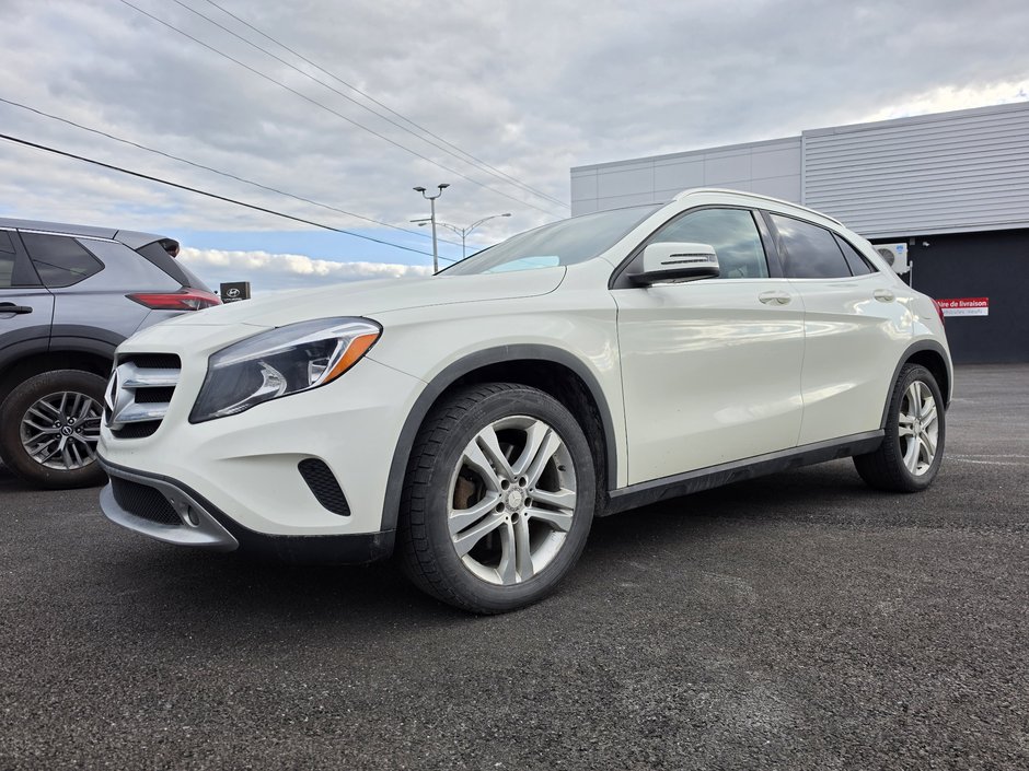 Mercedes-Benz GLA-Class GLA 250 2015-6