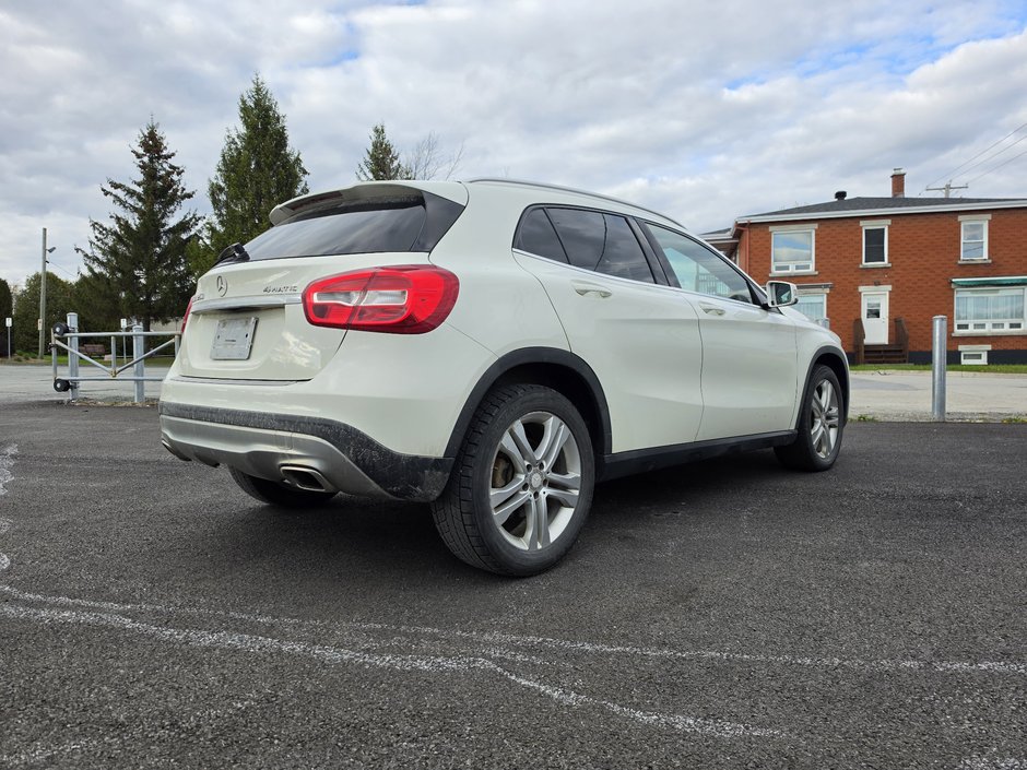 Mercedes-Benz GLA-Class GLA 250 2015-2