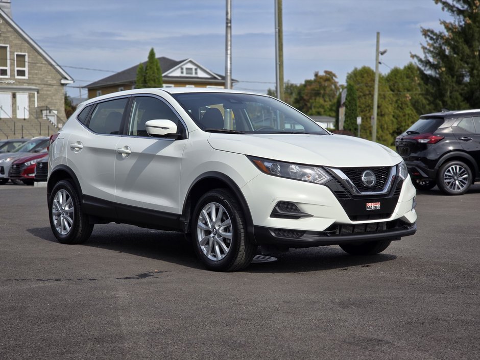 2022 Nissan Qashqai S FWD-2