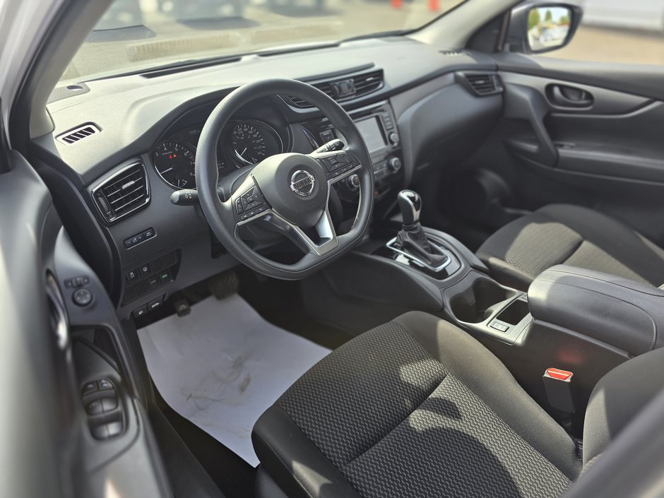 2022 Nissan Qashqai S FWD-15