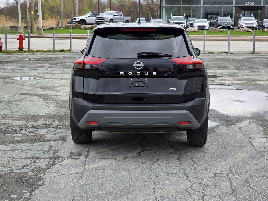 Nissan Rogue S AWD 2023-4