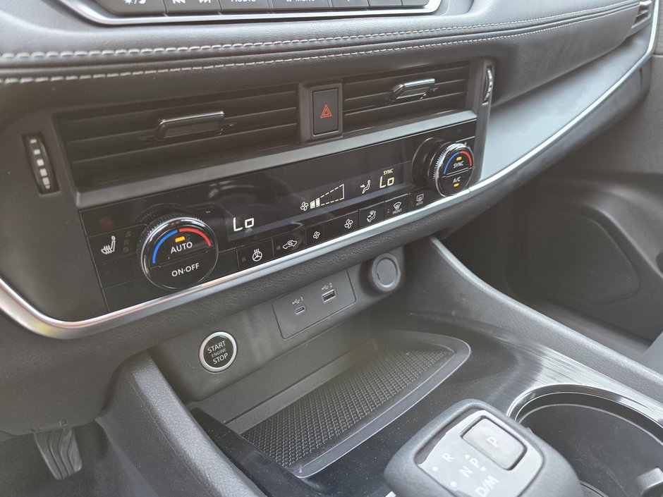 Nissan Rogue S AWD 2023-17