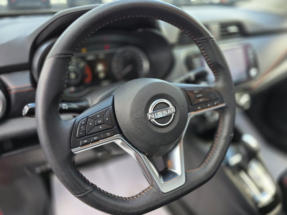 Nissan Versa SR 2023-16