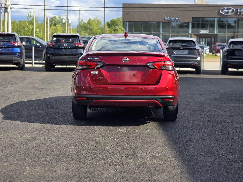 Nissan Versa SR 2023-5