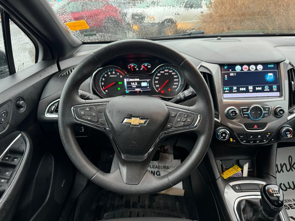 2017 Chevrolet Cruze LT-11