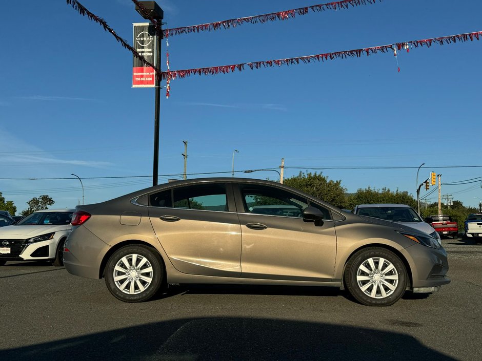 2018 Chevrolet Cruze LT | Sunroof | Backup Cam | Power Seat-4