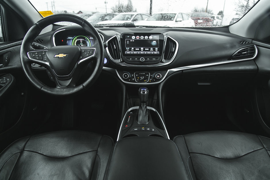 2017 Chevrolet Volt Premier-17