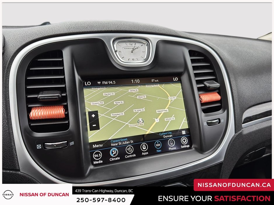 2023 Chrysler 300 Touring-21