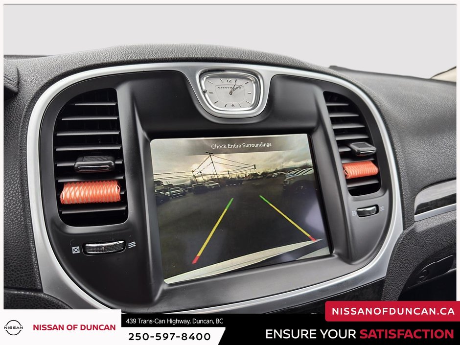 2023 Chrysler 300 Touring-20