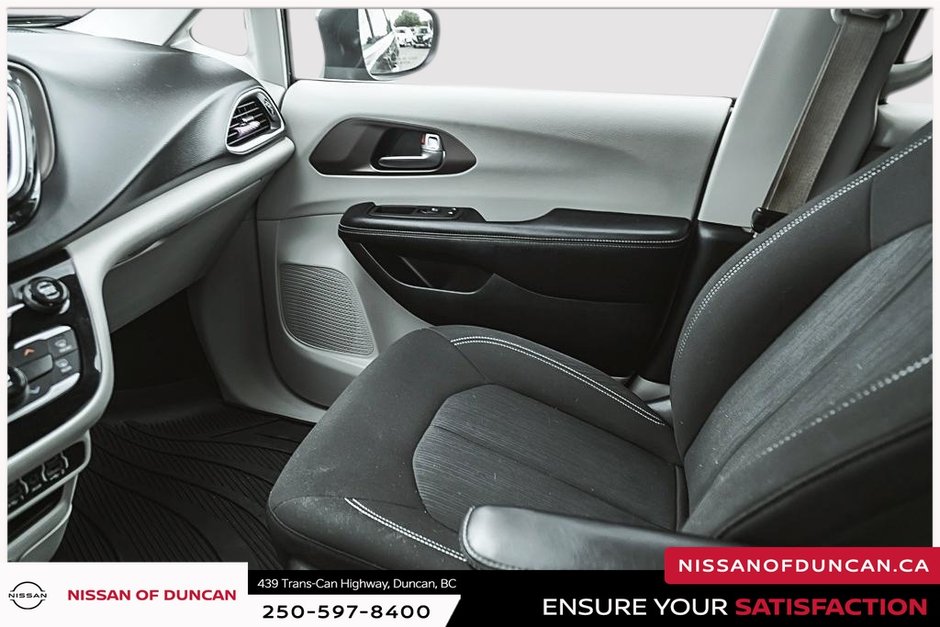 2021 Chrysler Grand Caravan SXT-32