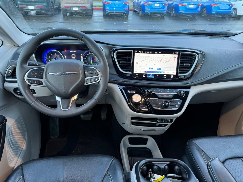 2022 Chrysler Pacifica Touring L-12