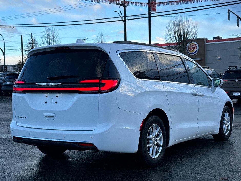 2022 Chrysler Pacifica Touring L-4