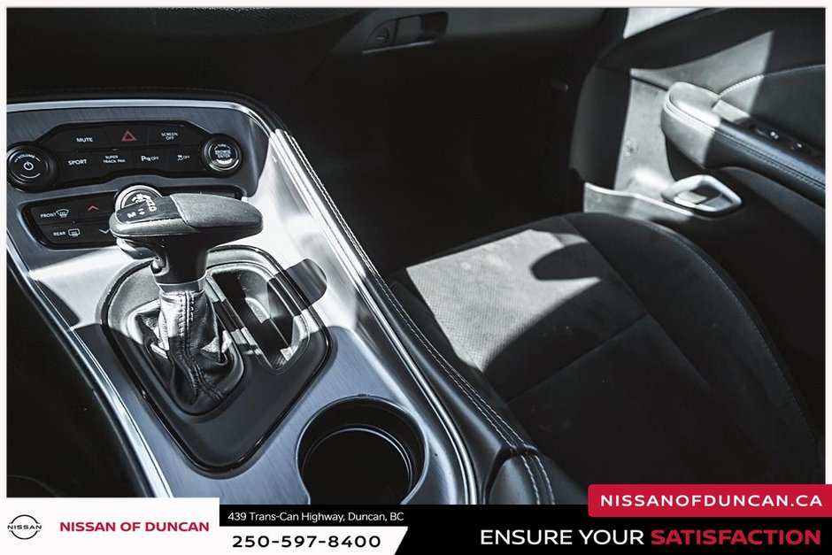 2017 Dodge Challenger R/T Shaker-33
