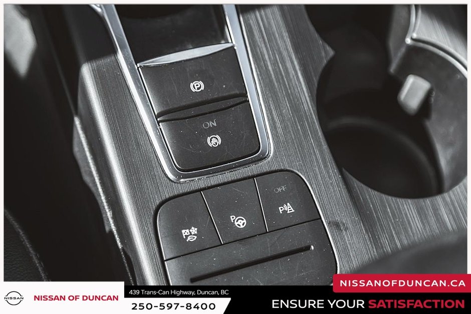 2020 Ford Escape Titanium Hybrid-30