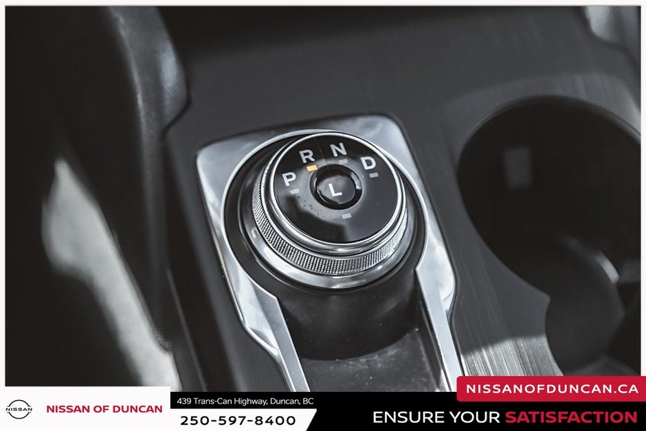 2020 Ford Escape Titanium Hybrid-31