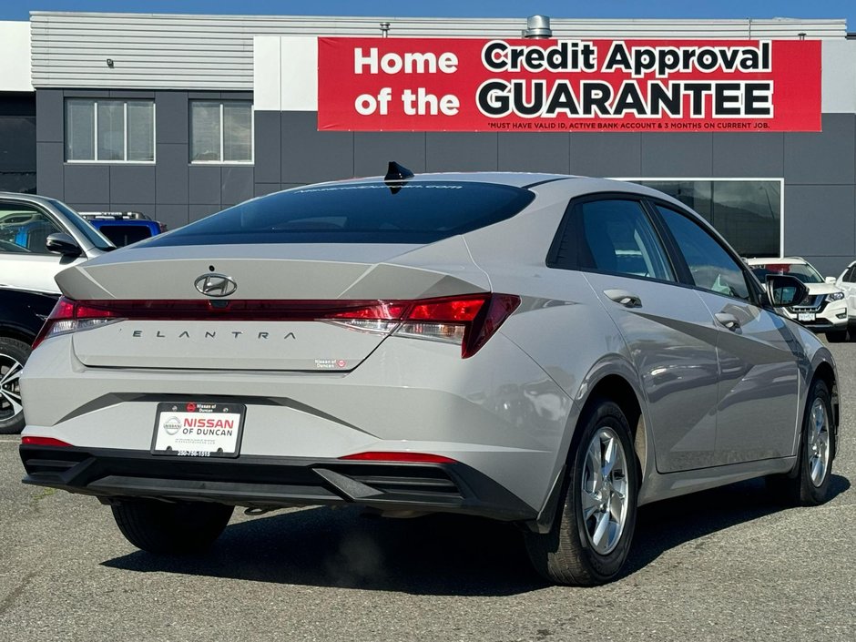 2023 Hyundai Elantra Essential | Apple Carplay | Backup Cam | ONLY 10K!-5