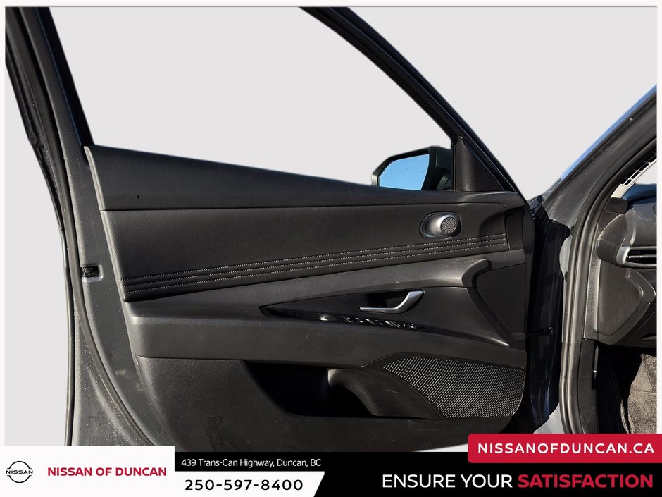 2025 Hyundai Elantra Preferred-11