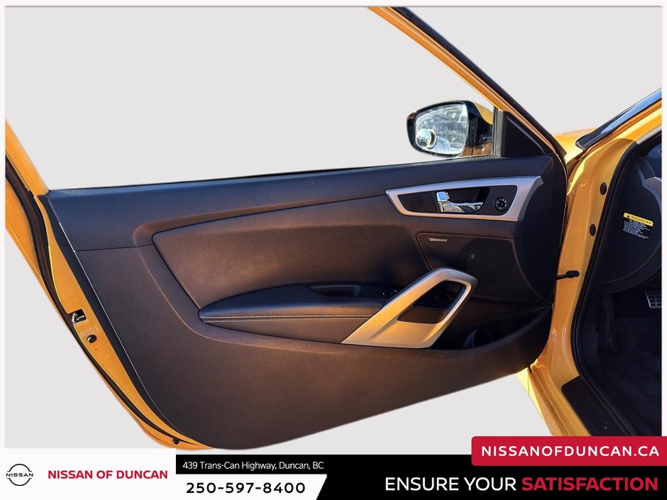 2016 Hyundai Veloster Tech-11