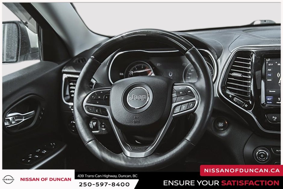 2019 Jeep Cherokee Overland-19