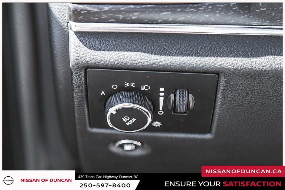 2015 Jeep Grand Cherokee Limited-20
