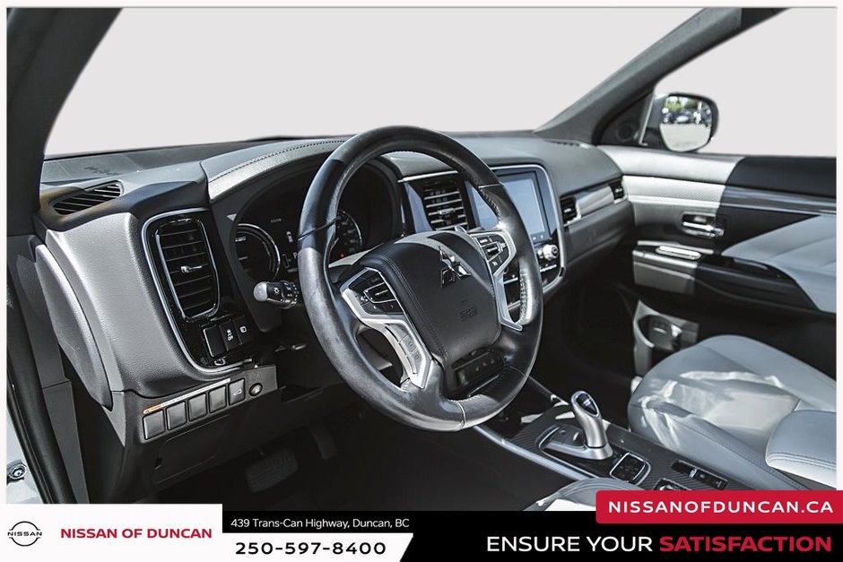 2020 Mitsubishi OUTLANDER PHEV SEL-11