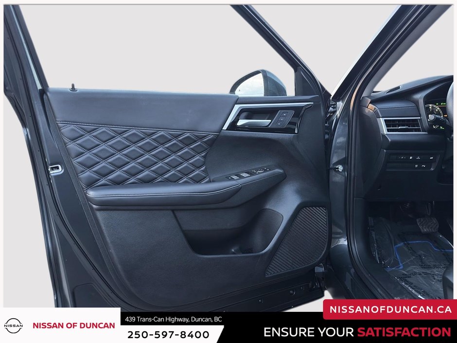 2025 Mitsubishi Outlander PHEV-12