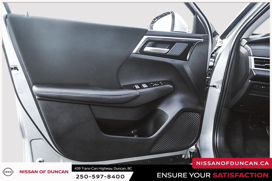 2024 Mitsubishi Outlander ES-8