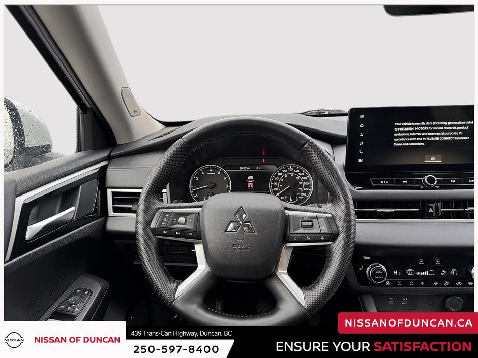 2025 Mitsubishi Outlander LE-12