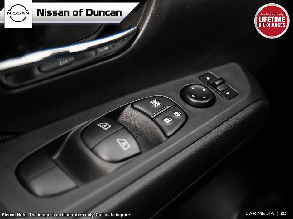 2025 Nissan Kicks Play SV-15