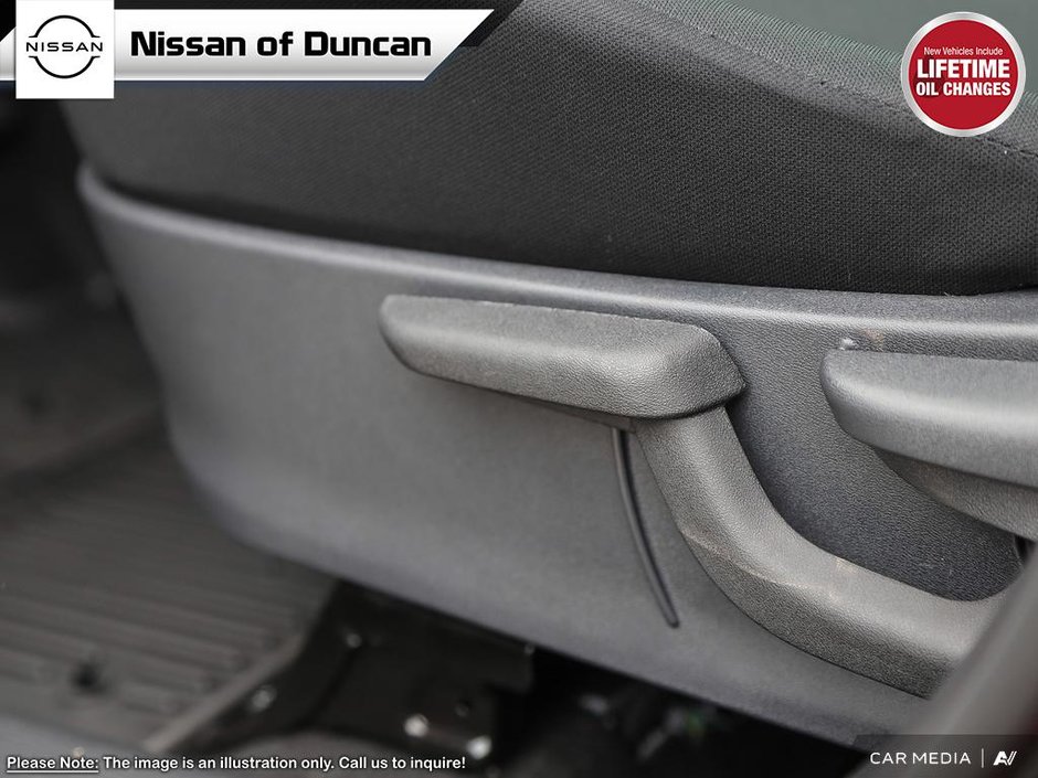 2025 Nissan Kicks Play S-24
