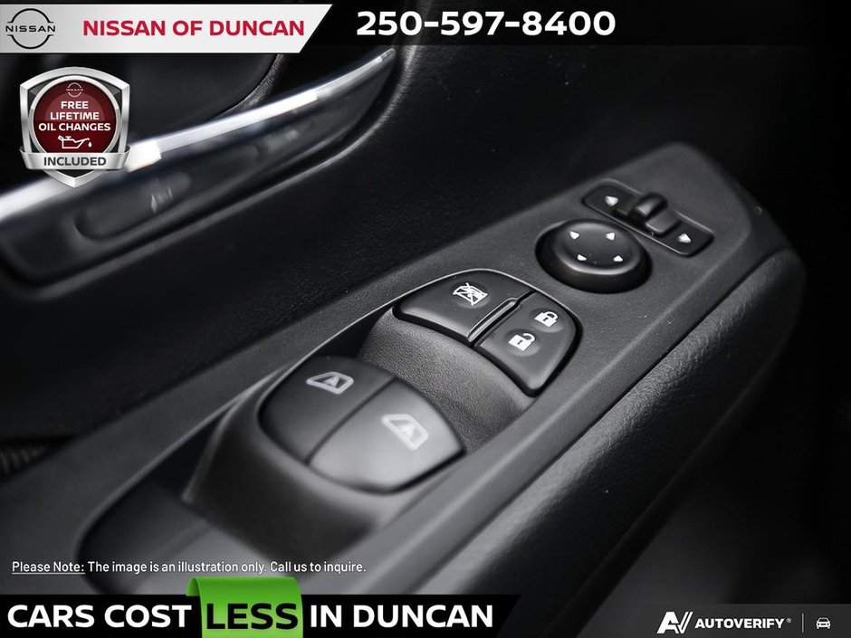 2025 Nissan Kicks Play SV-15