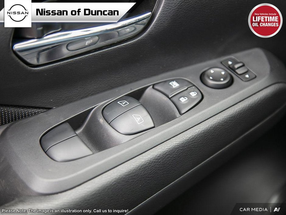 2025 Nissan Kicks Play SV-15