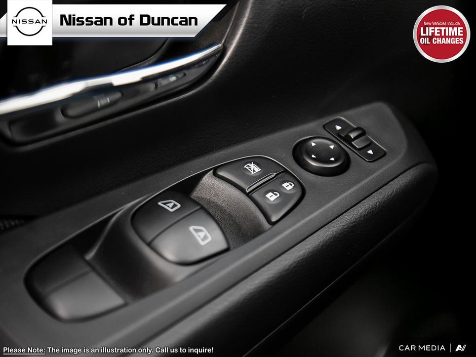 2025 Nissan Kicks Play SV-15