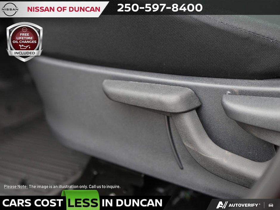 2025 Nissan Kicks Play S-24