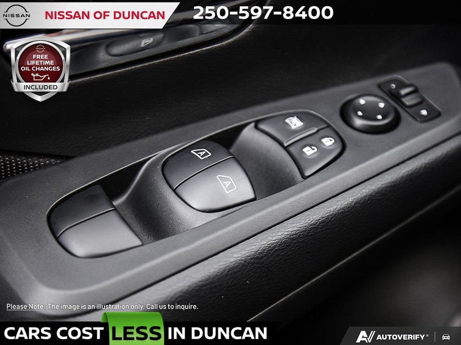 2025 Nissan Kicks Play SV-15