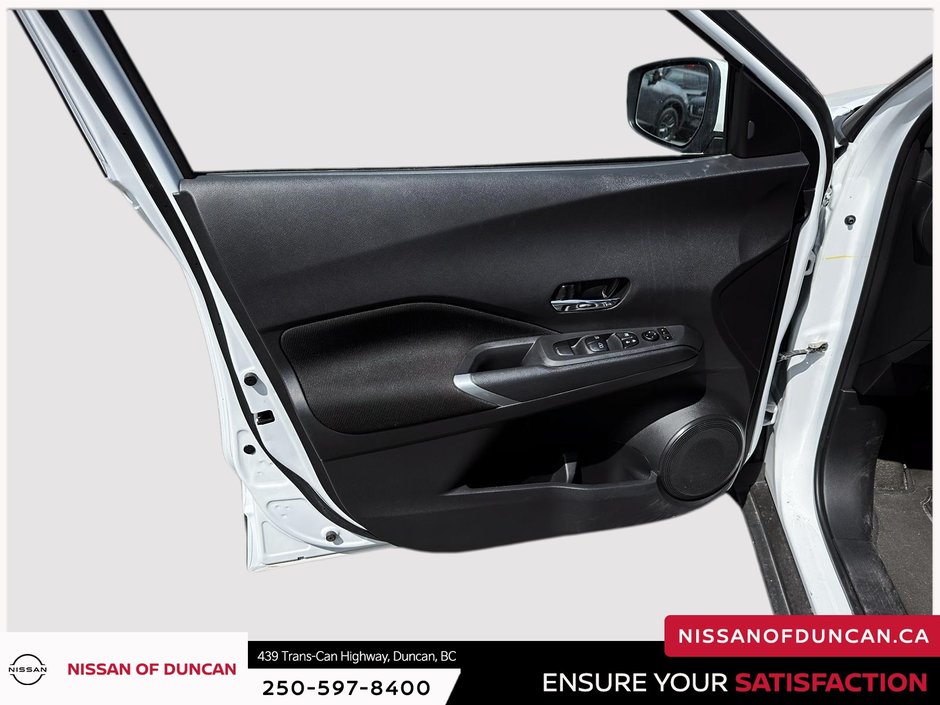 2025 Nissan Kicks Play S-9