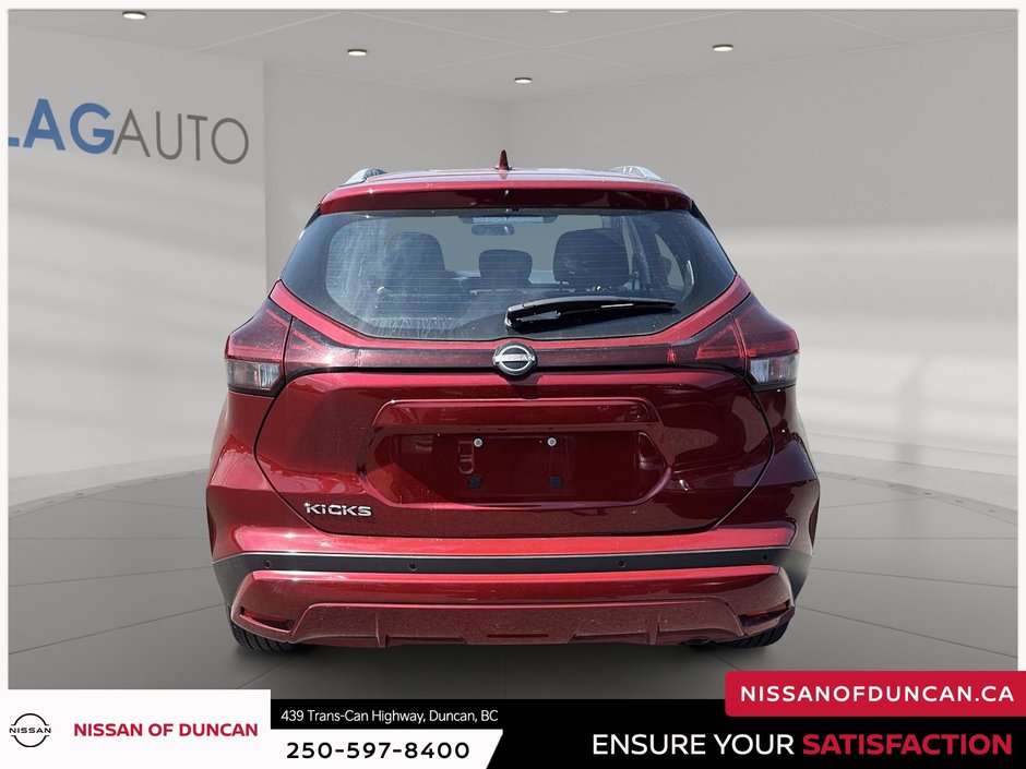 2025 Nissan Kicks Play S-2