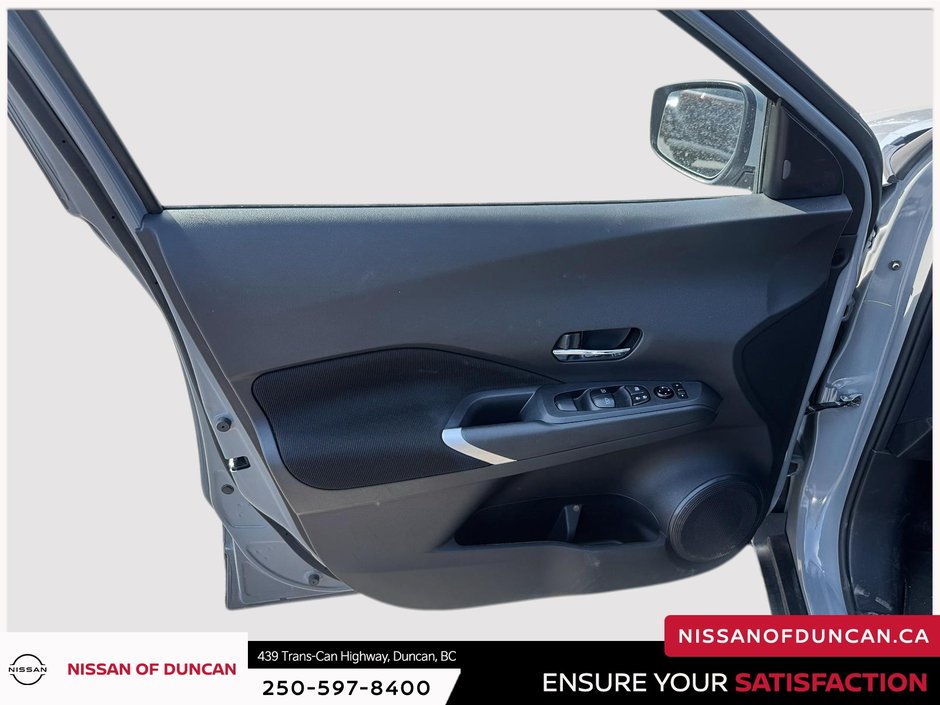 2025 Nissan Kicks Play S-10