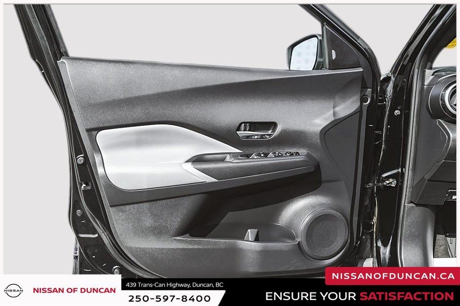 2023 Nissan Kicks SR-10