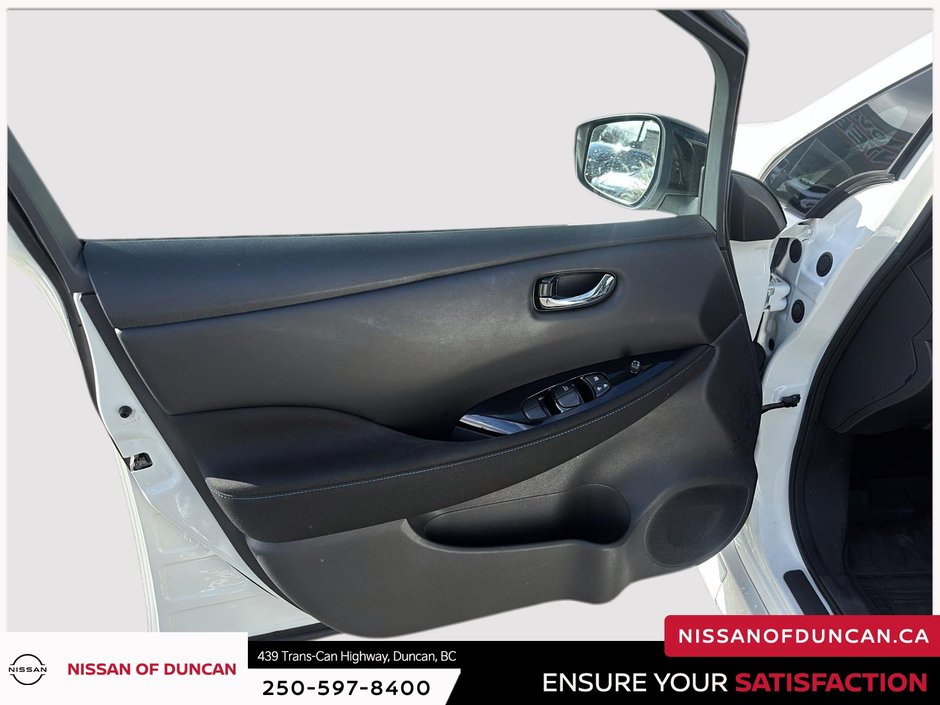 2023 Nissan Leaf SV Plus-9