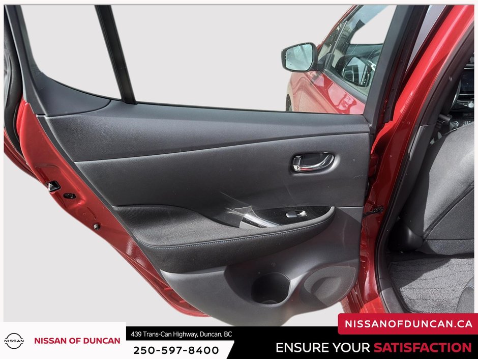 2023 Nissan Leaf SV Plus-10